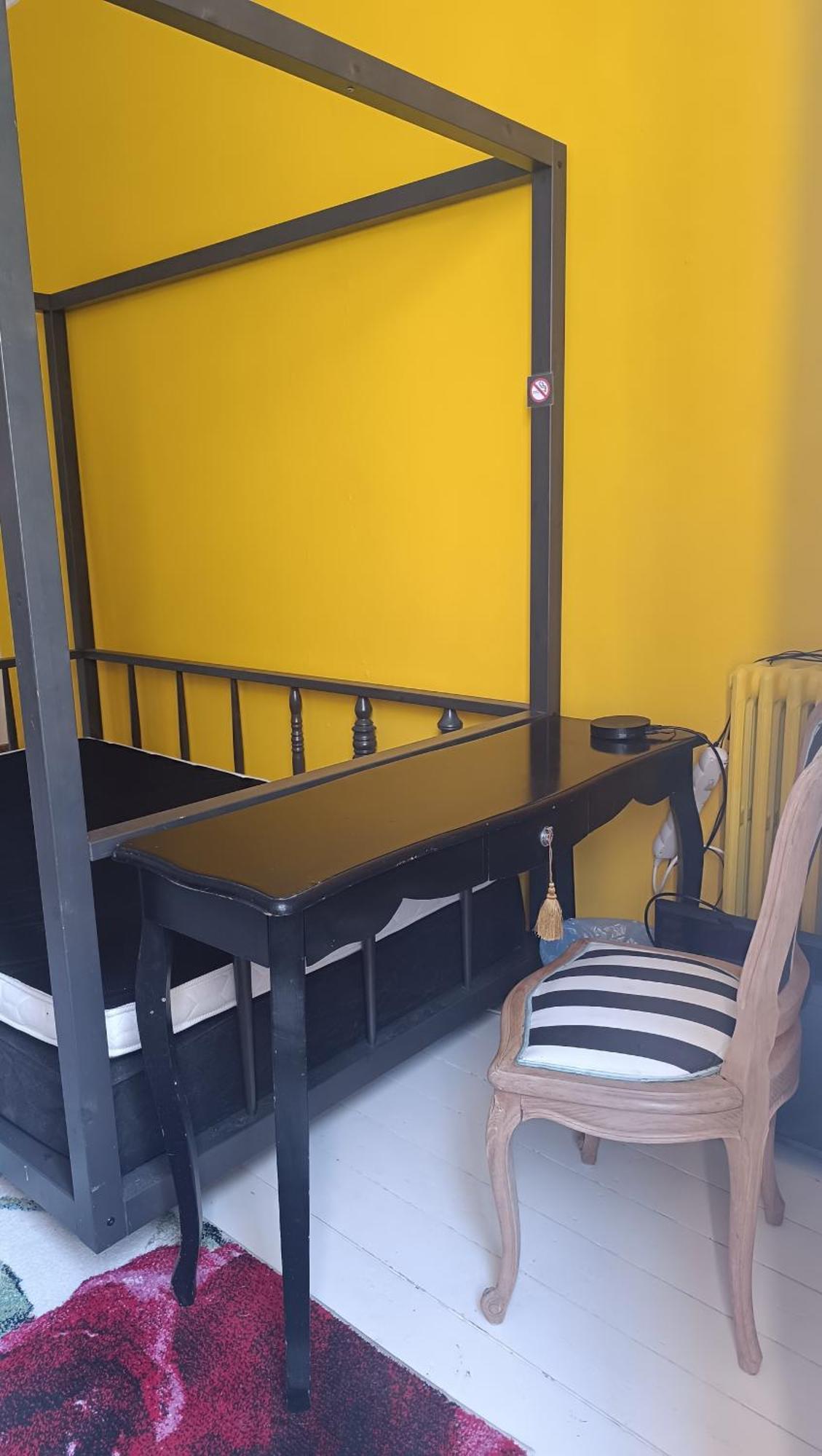 Buky Palace Pons Luaran gambar