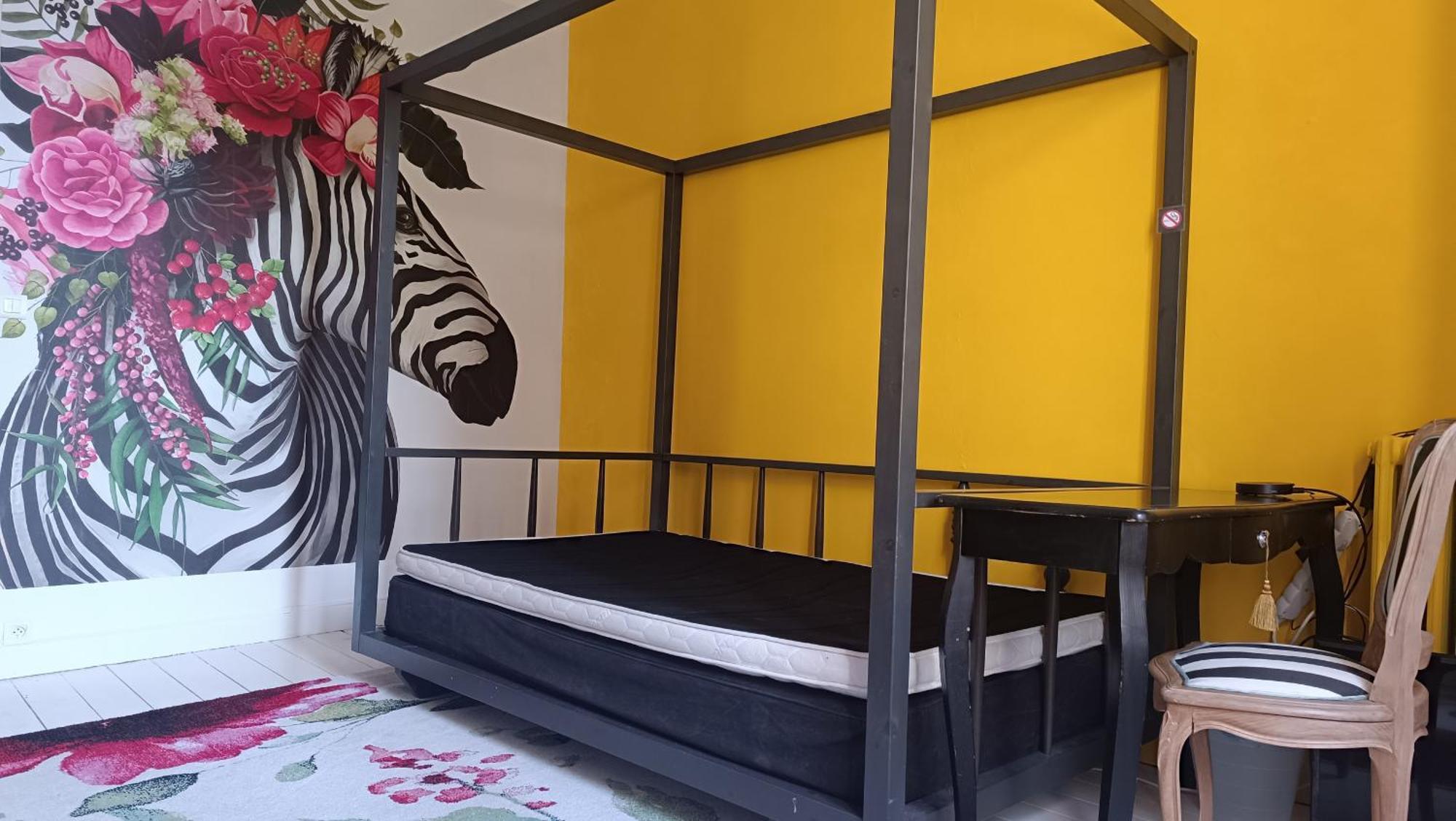 Buky Palace Pons Luaran gambar