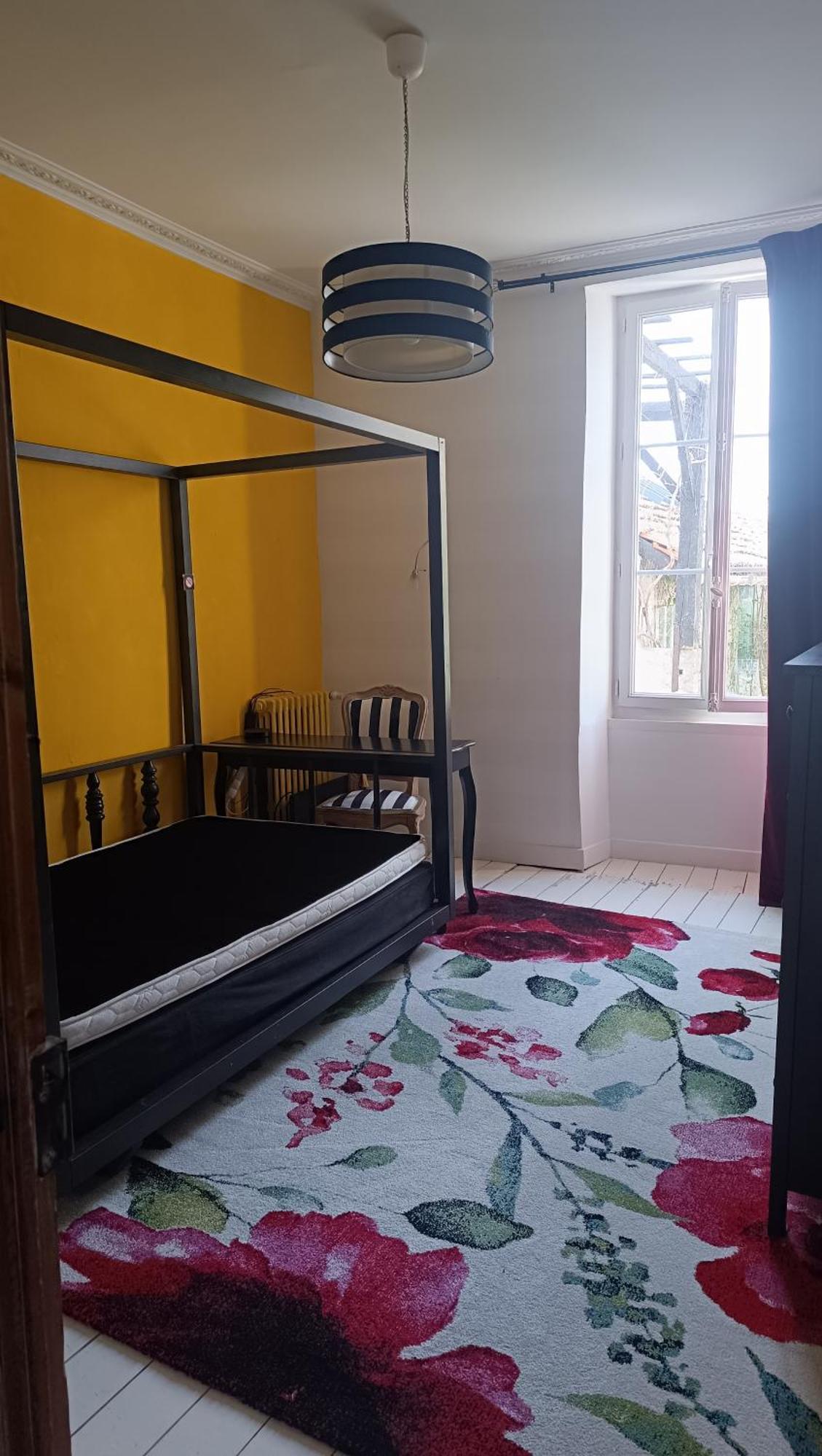 Buky Palace Pons Luaran gambar