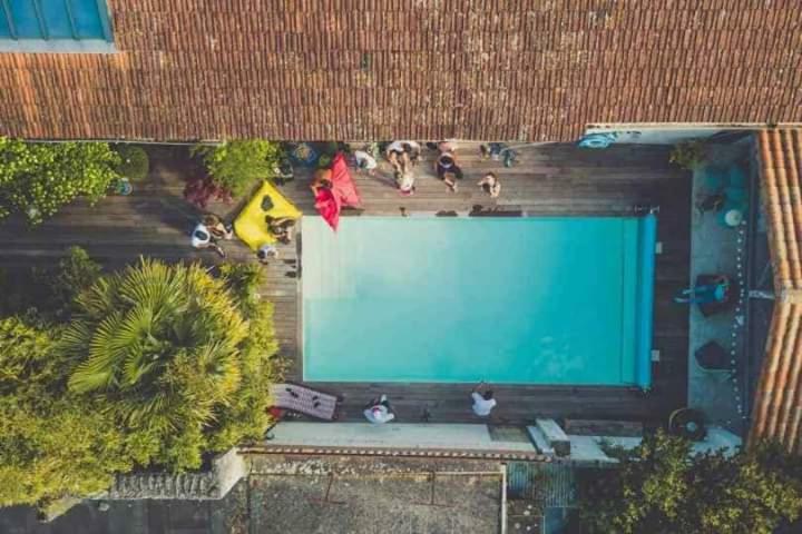 Buky Palace Pons Luaran gambar